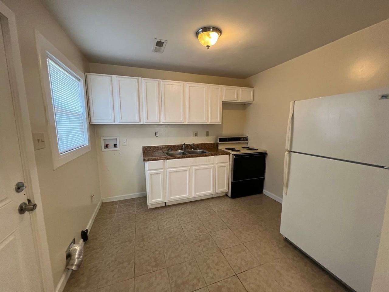 197 Wilkenson Dr Ne - Photo 3 of 10