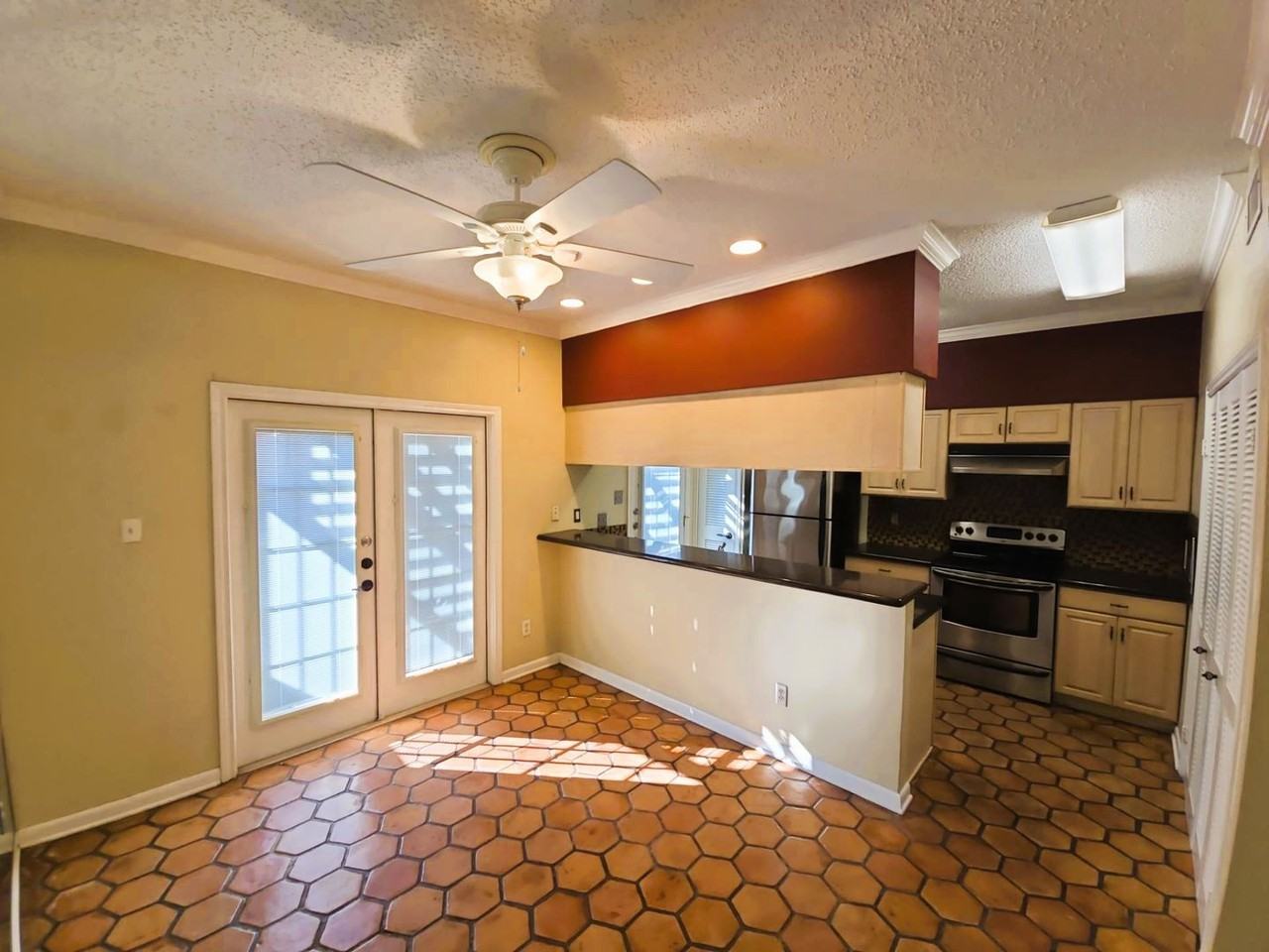 5935 Woodway Place Ct - Photo 2 of 43