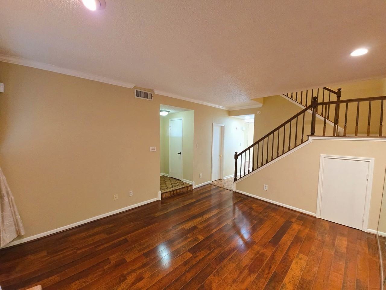 5935 Woodway Place Ct - Photo 3 of 43