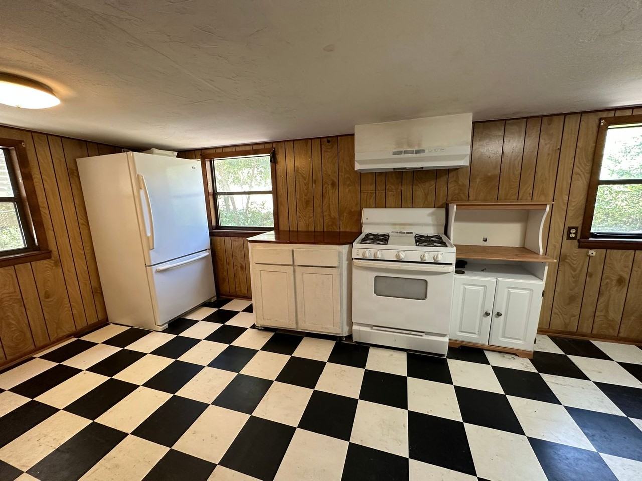 330 Cedar Springs Rd - Photo 3 of 14