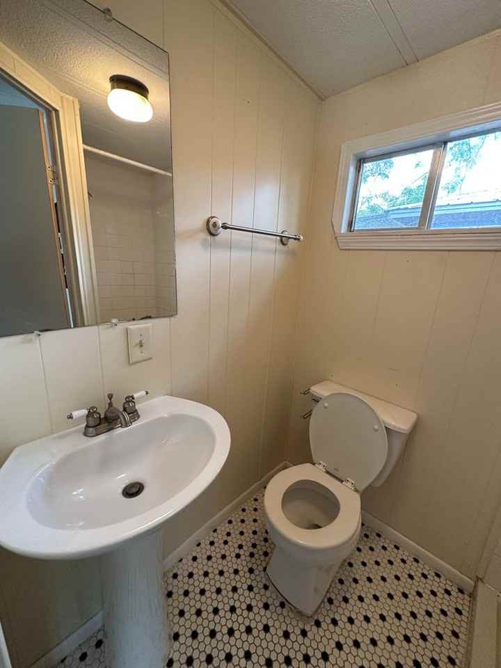 330 Cedar Springs Rd - Photo 5 of 14