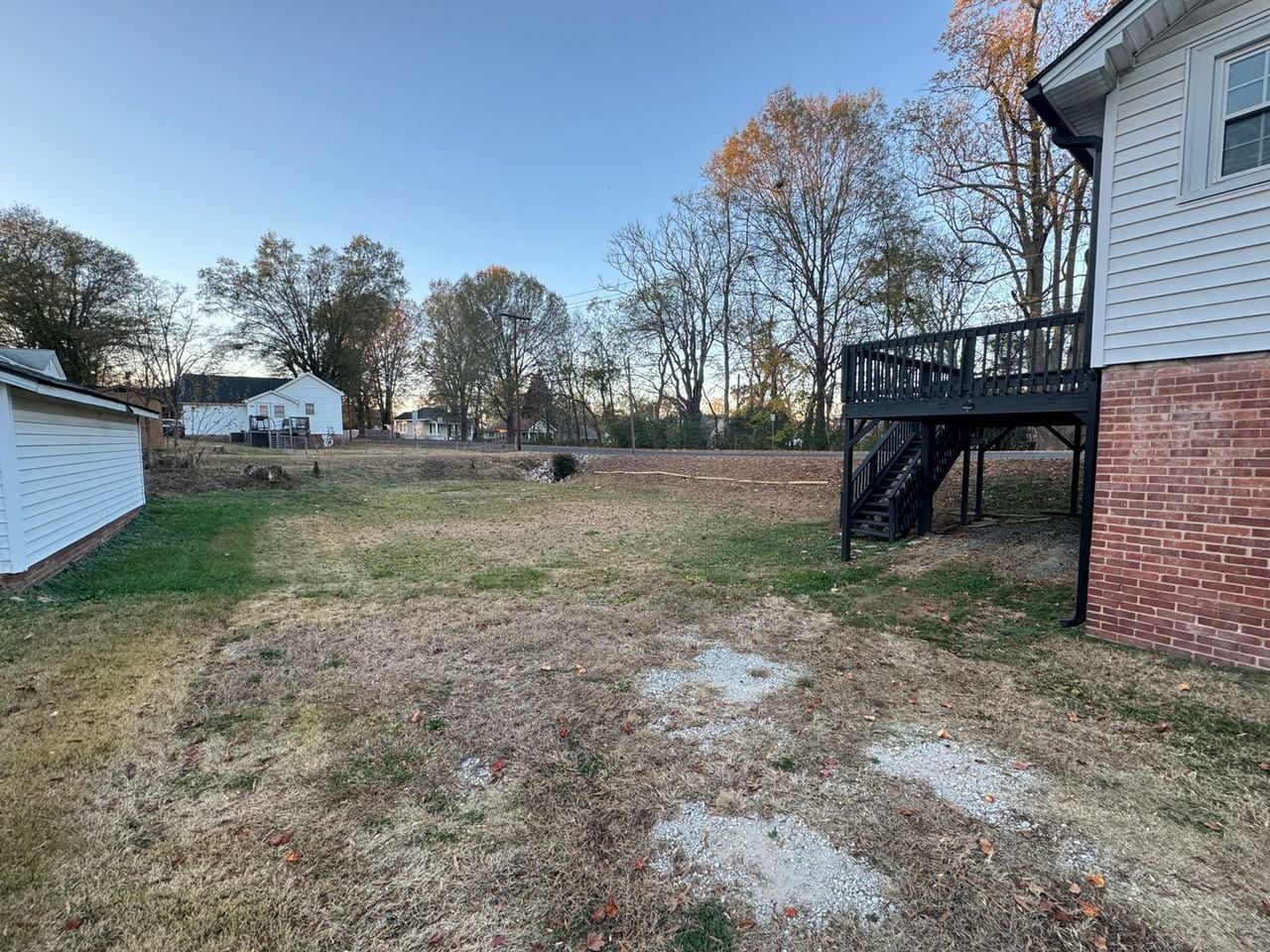 623 N Walnut St - Photo 4 of 25