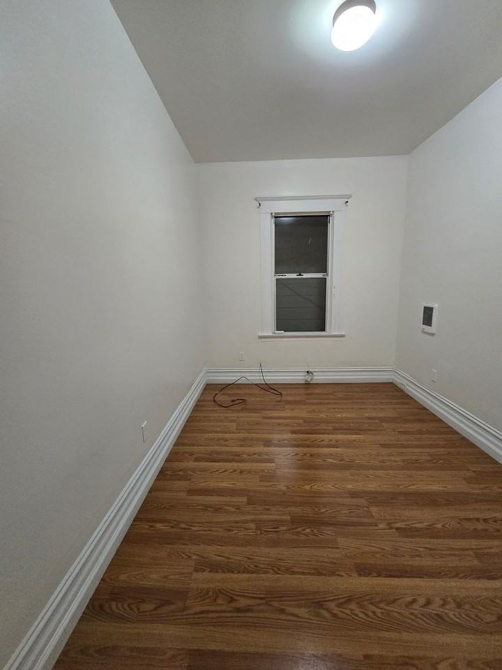 8 Cypress St - Photo 3 of 5