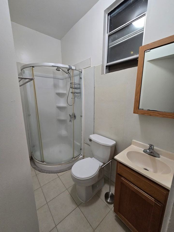 8 Cypress St - Photo 4 of 5