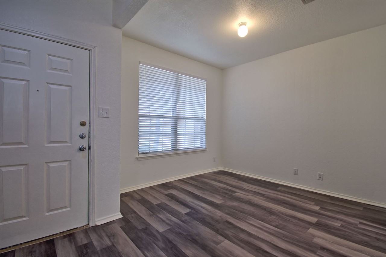 711 Abundance Ln - Photo 5 of 27