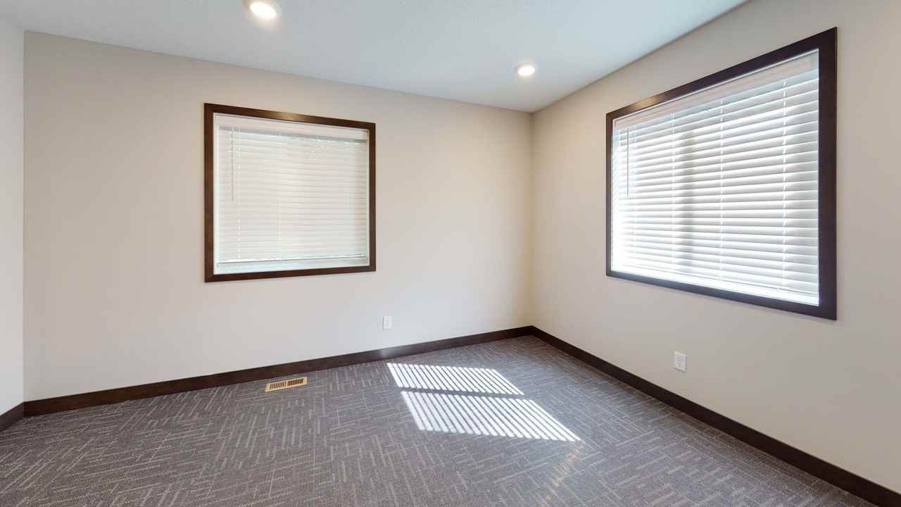 887 21st Ave Se #1 - Photo 4 of 17