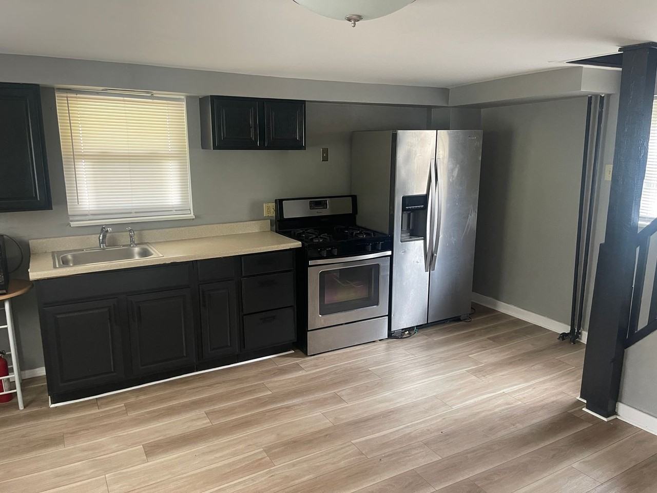 1010 Savey St - Photo 2 of 16