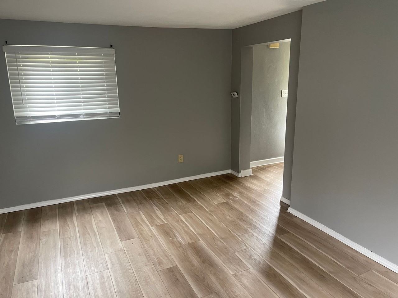 1010 Savey St - Photo 5 of 16