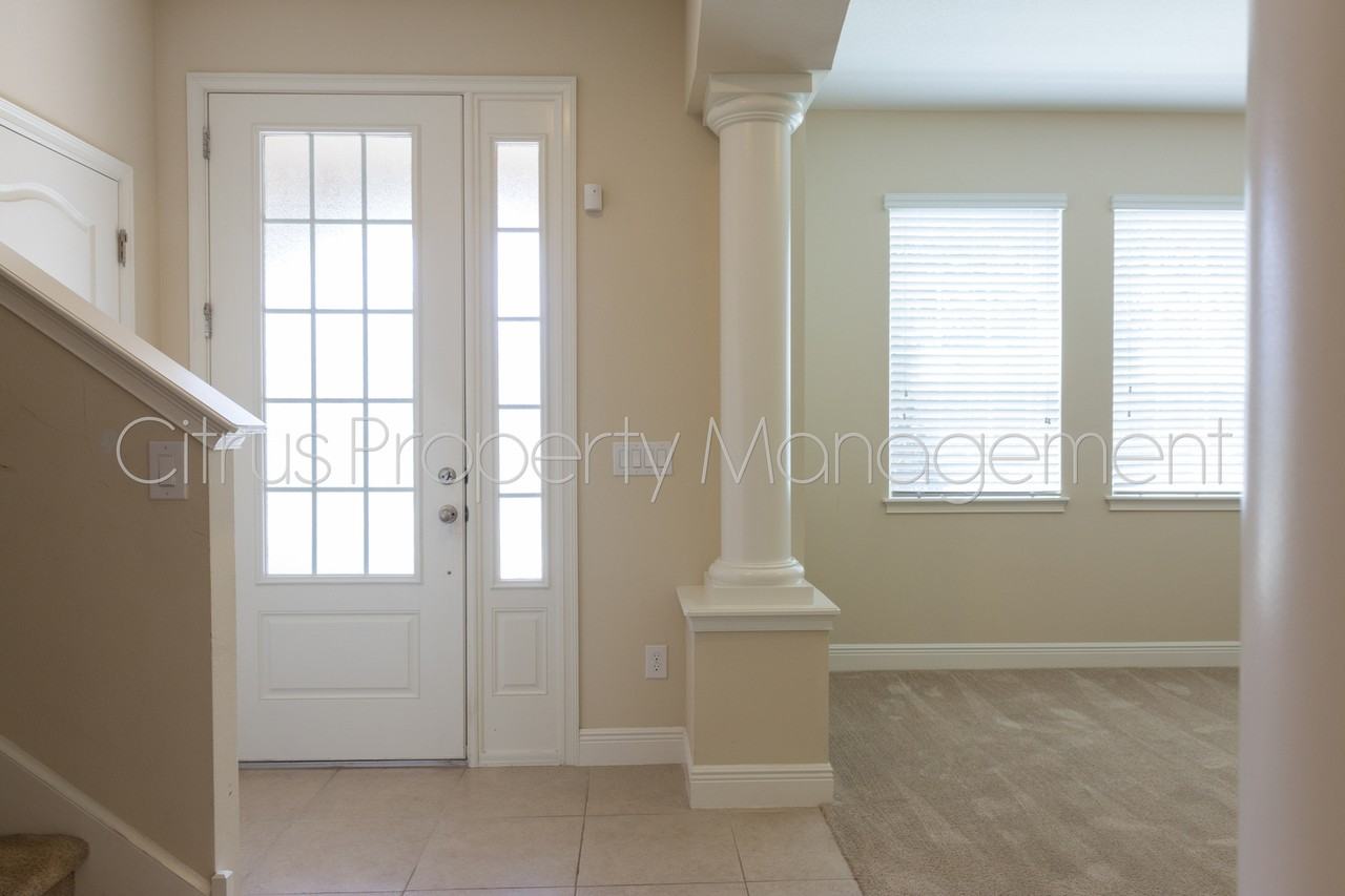 8627 Via Trieste Dr - Photo 2 of 30