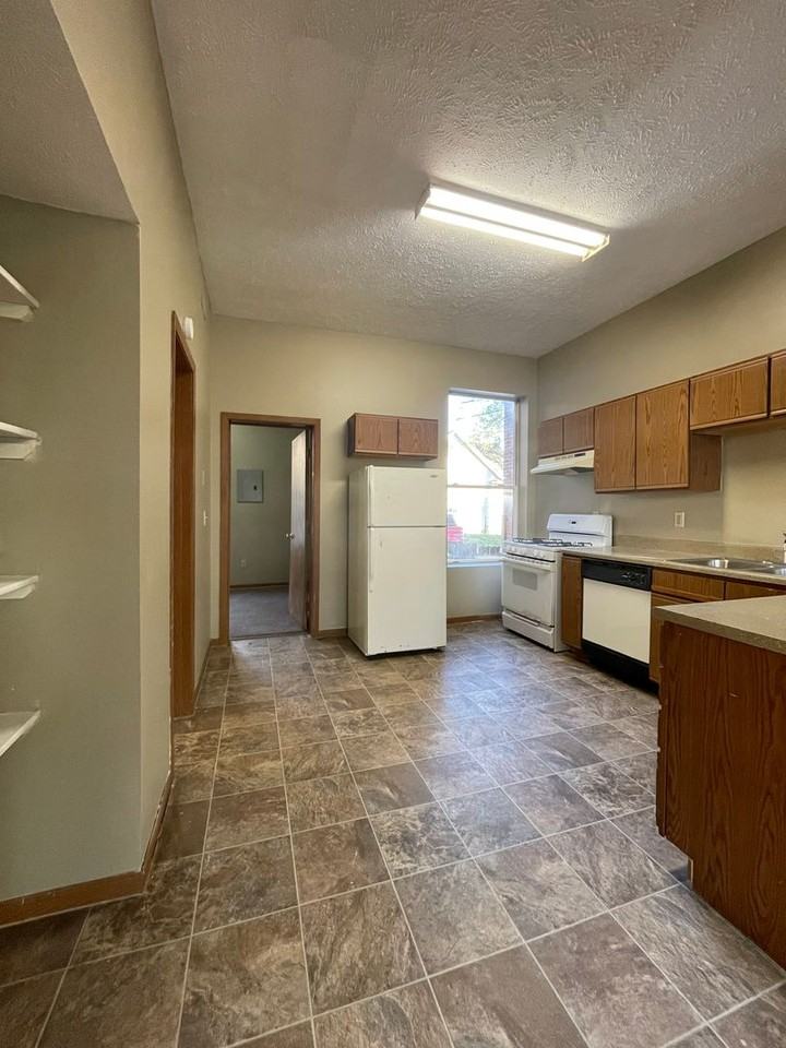 N 29th Street Apartment Homes - Photo 3 of 14