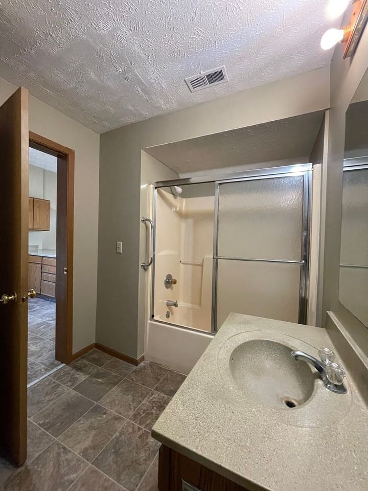 N 29th Street Apartment Homes - Photo 4 of 14