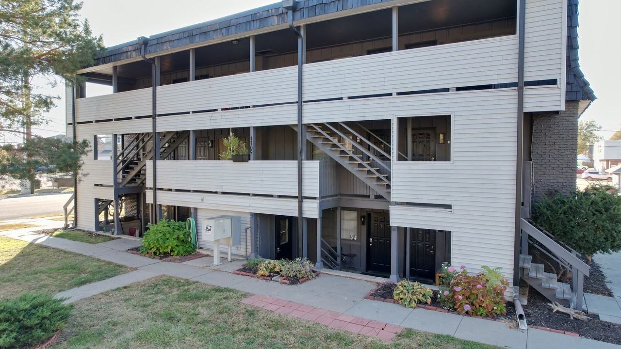 1109 N 28th - Photo 5 of 17