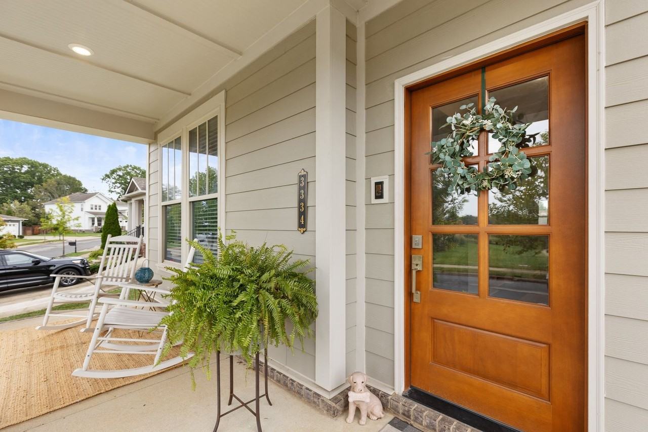 3334 Vinemont Dr - Photo 4 of 50