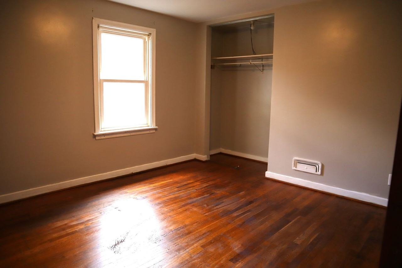 439 Nixon Ave - Photo 6 of 11