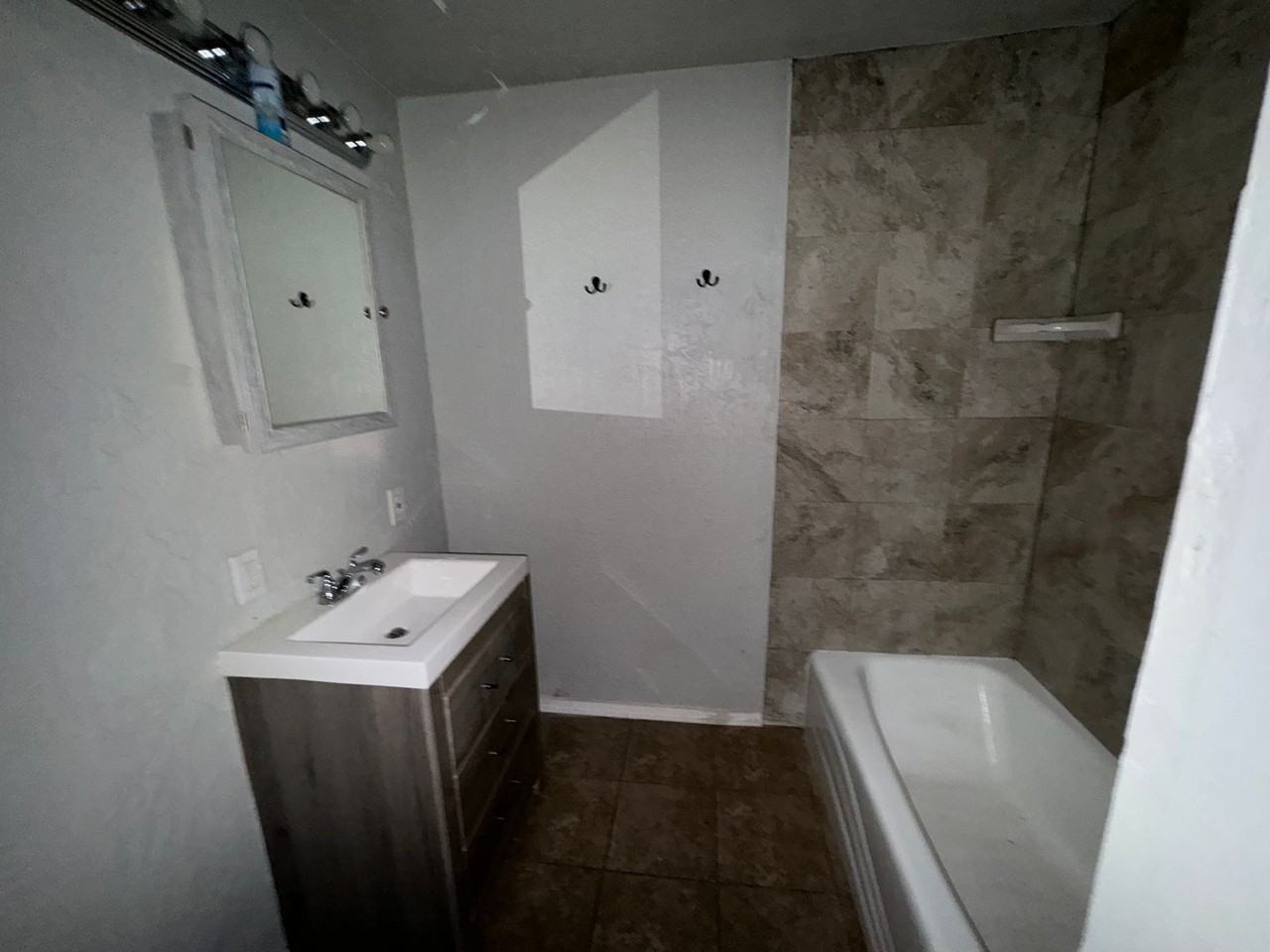 3216 Sw 18th St - Photo 3 of 10