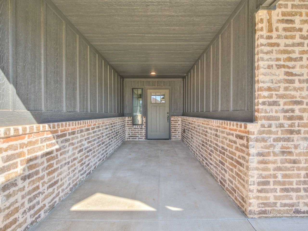 201 Juniper Cir - Photo 4 of 34