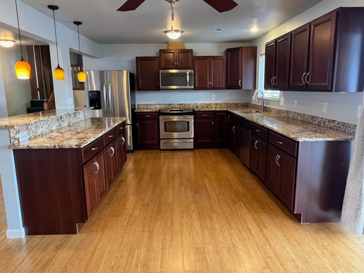 1315 Ormiston St - Photo 7 of 32