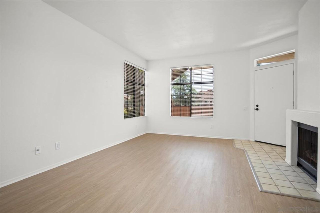 4055 Carmel View Rd - Photo 3 of 20