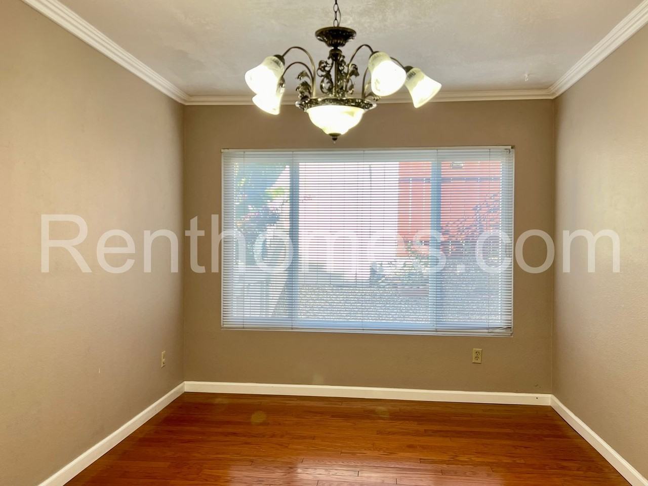 13193 Sundance Ave - Photo 5 of 42