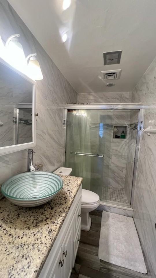 1417 Tropical Dr - Photo 2 of 6