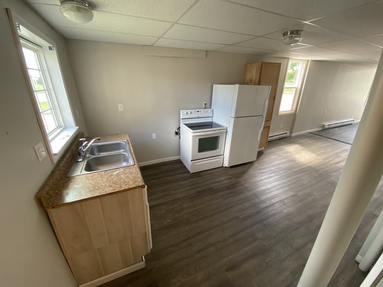 503 W 44th St #NA - Photo 3 of 12