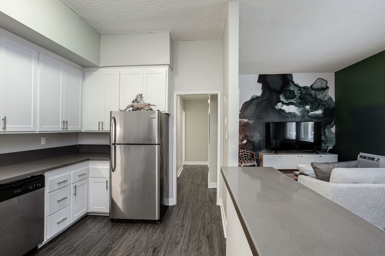 Axiom Westwood - Photo 7 of 21