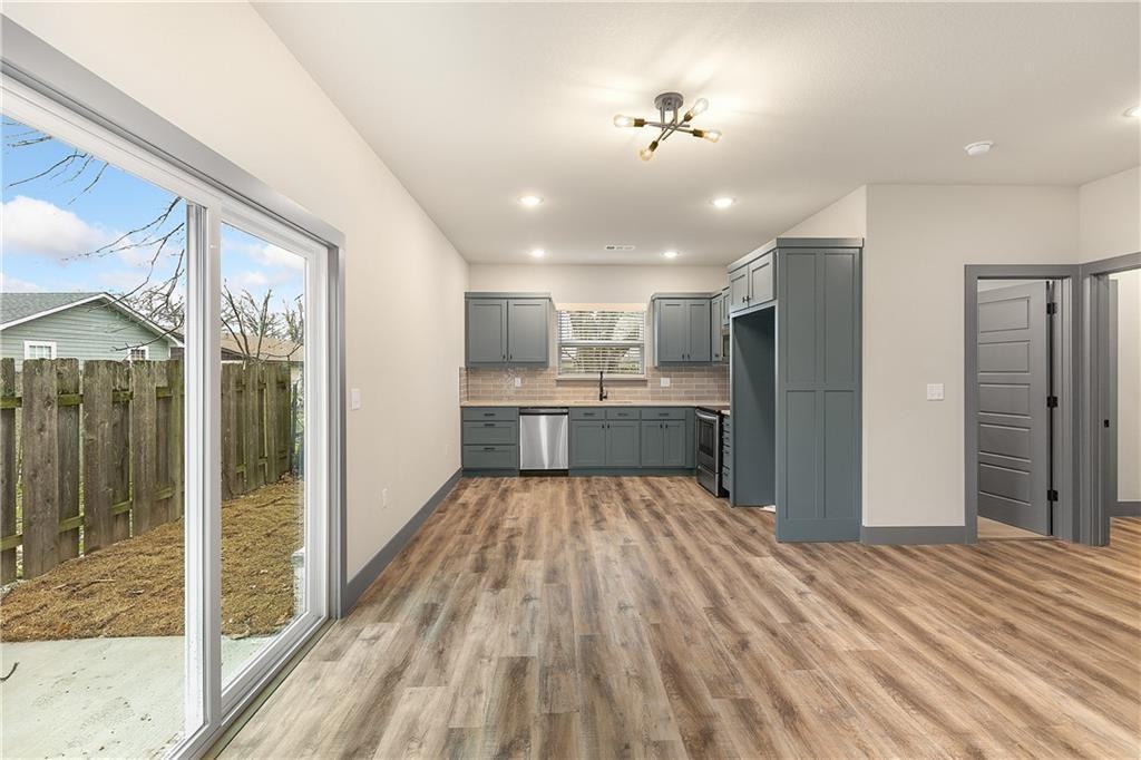 125 South Skilern Street - Photo 3 of 26