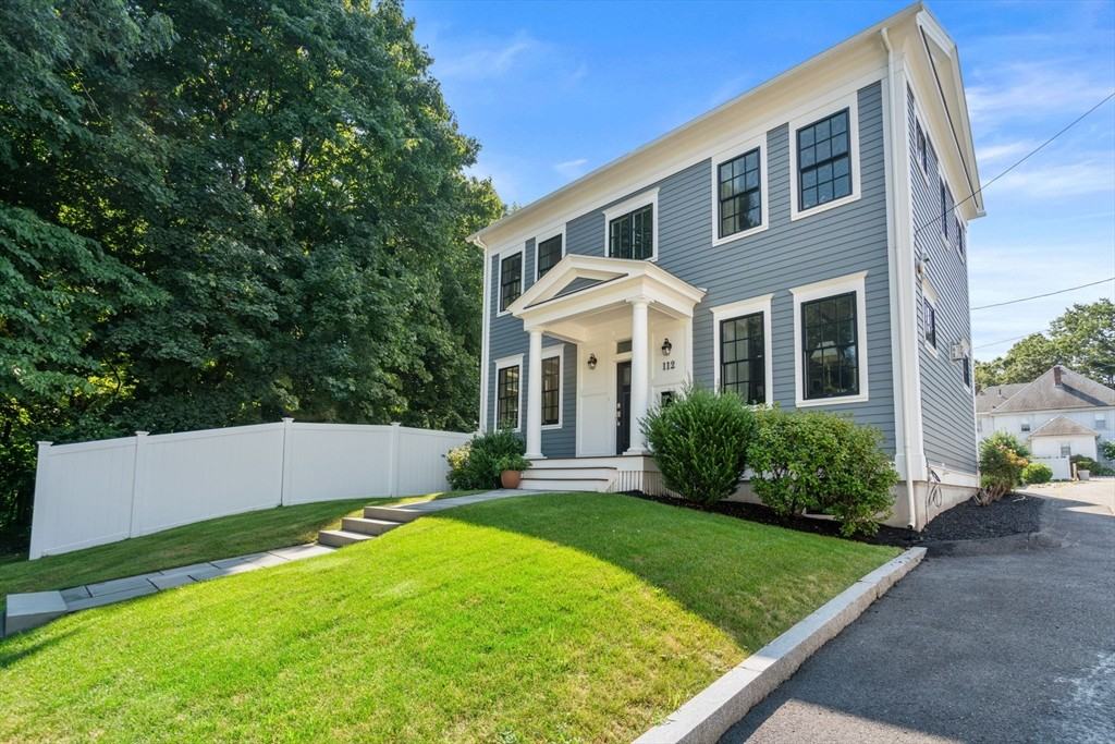 112 Carlisle St - Photo 2 of 31