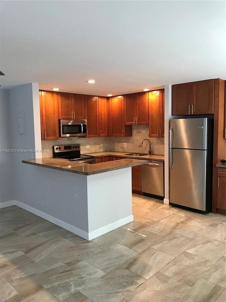 274 Brittany F - Photo 2 of 19