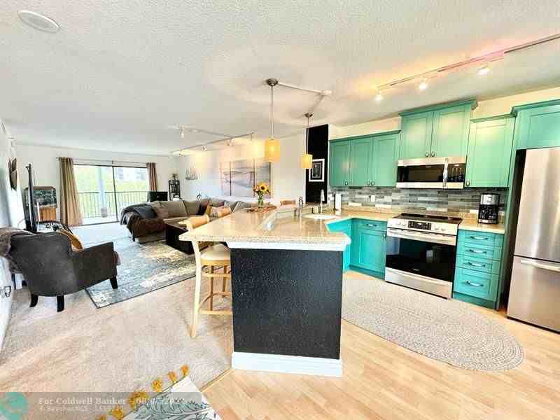 2217 Cypress Island Dr - Photo 3 of 30
