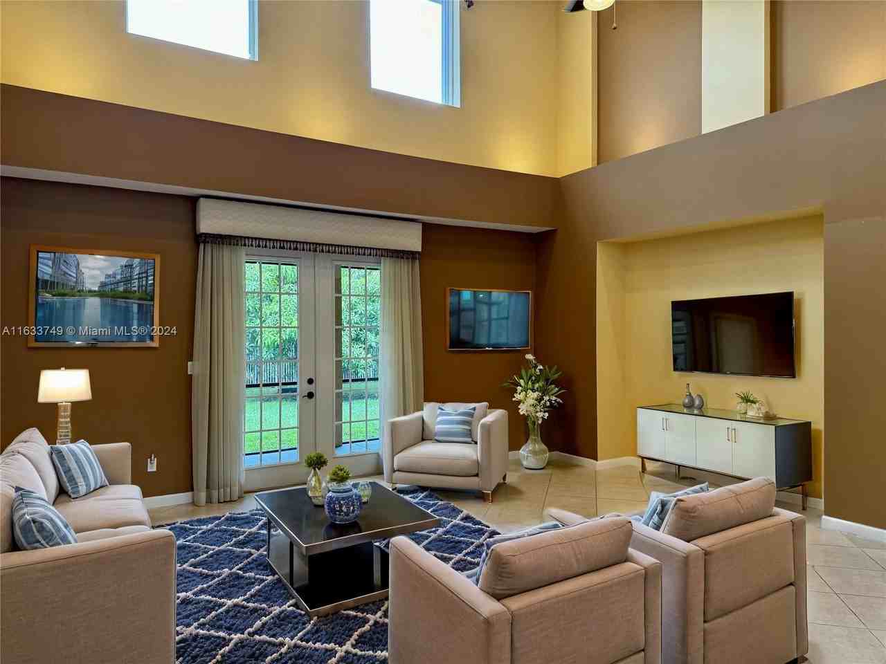 3936 W Gardenia Ave - Photo 3 of 18
