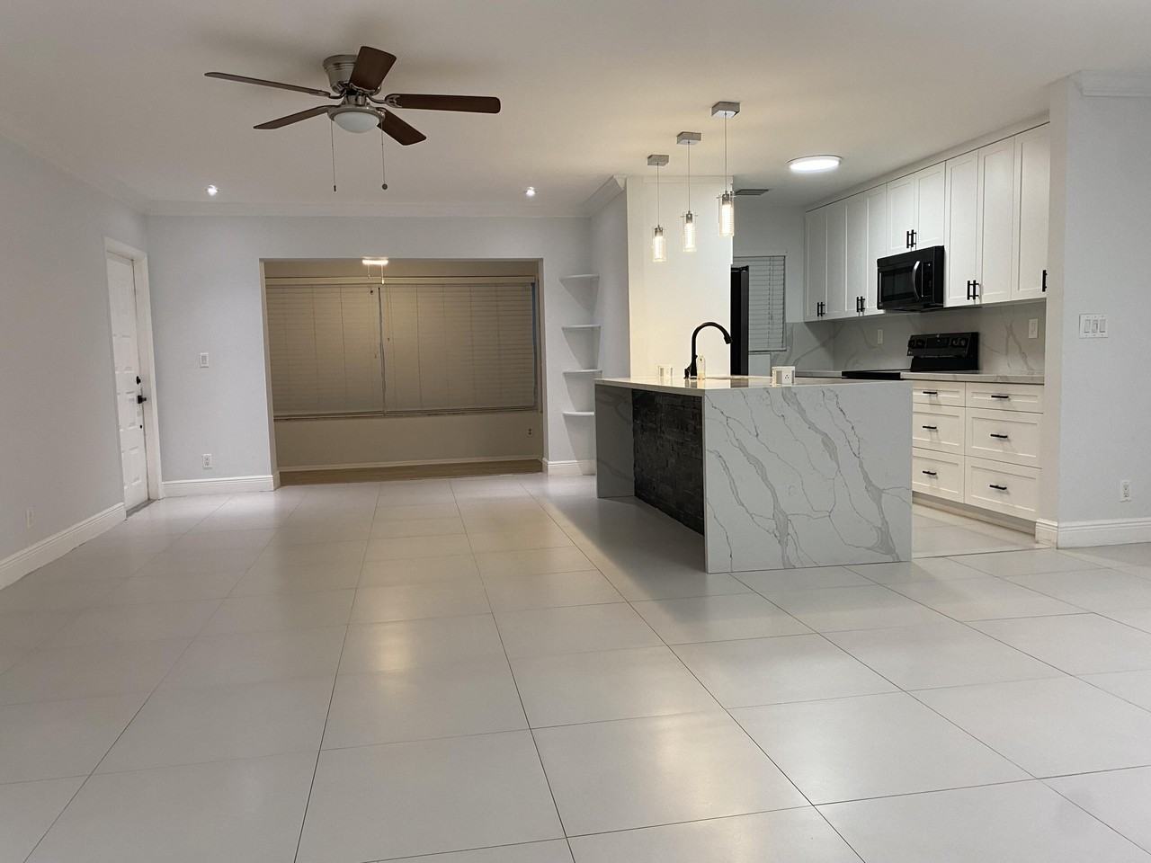 14719 Canalview Dr - Photo 2 of 7