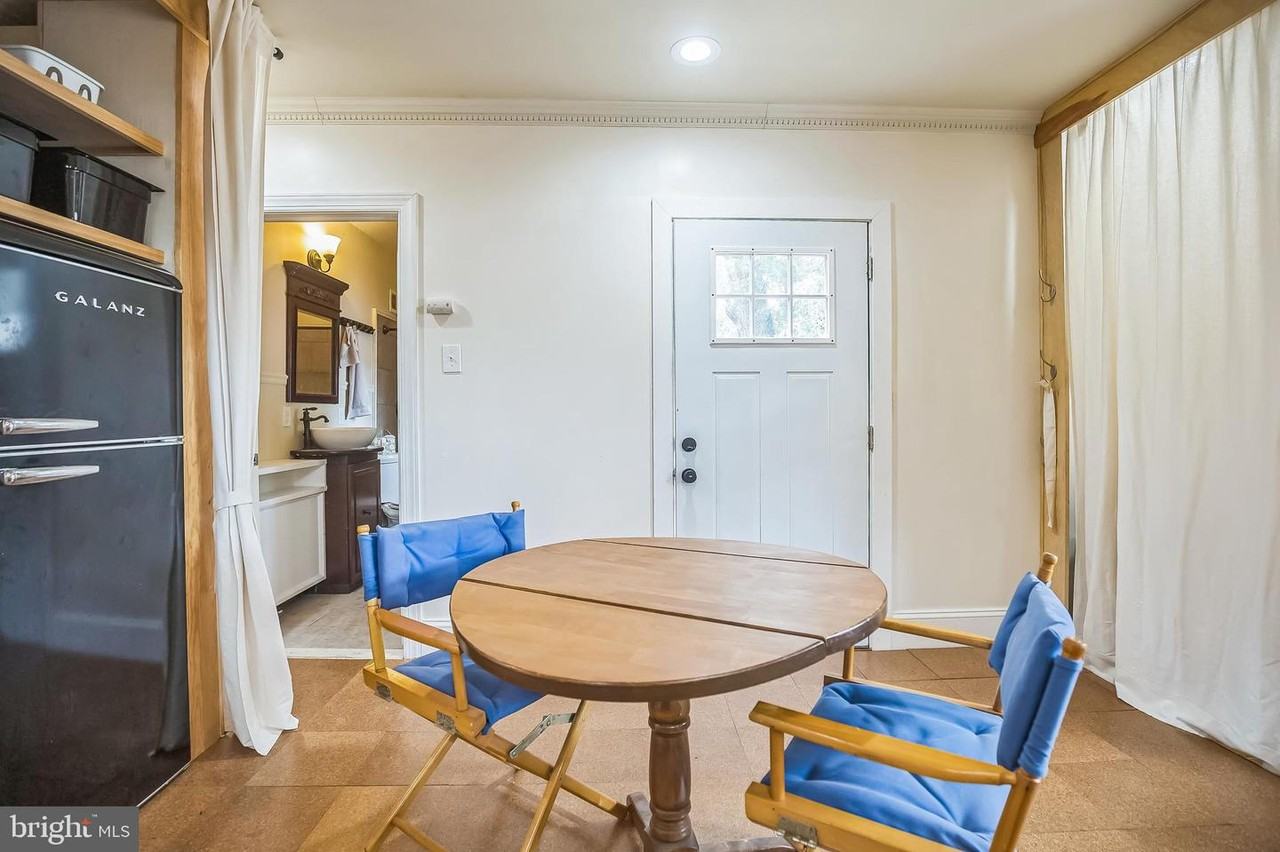 1430B Puritan Ave - Photo 3 of 34