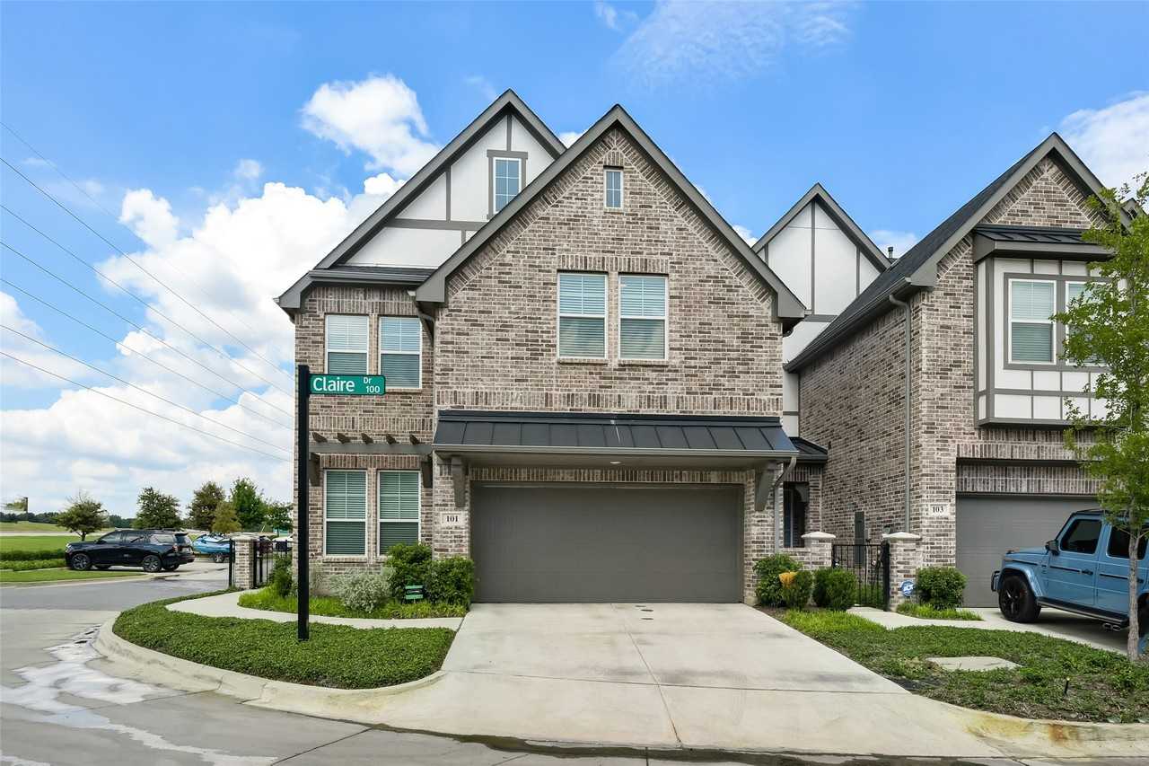 101 Claire Dr - Photo 3 of 40