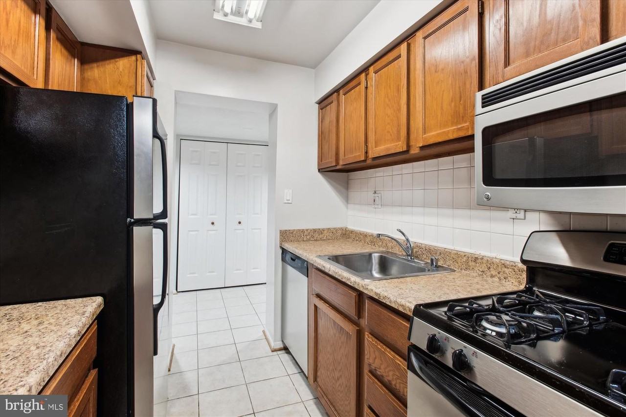 1811 Snow Meadow Ln Unit T1 - Photo 2 of 31