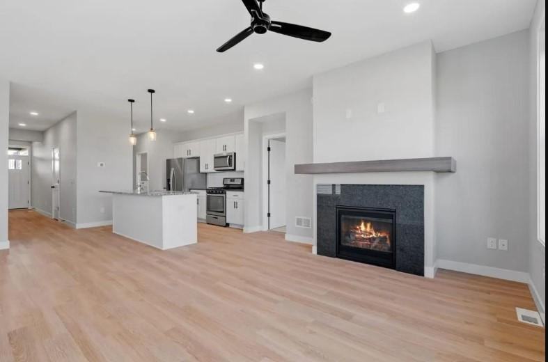 5016 Lander Ave Ne - Photo 3 of 3