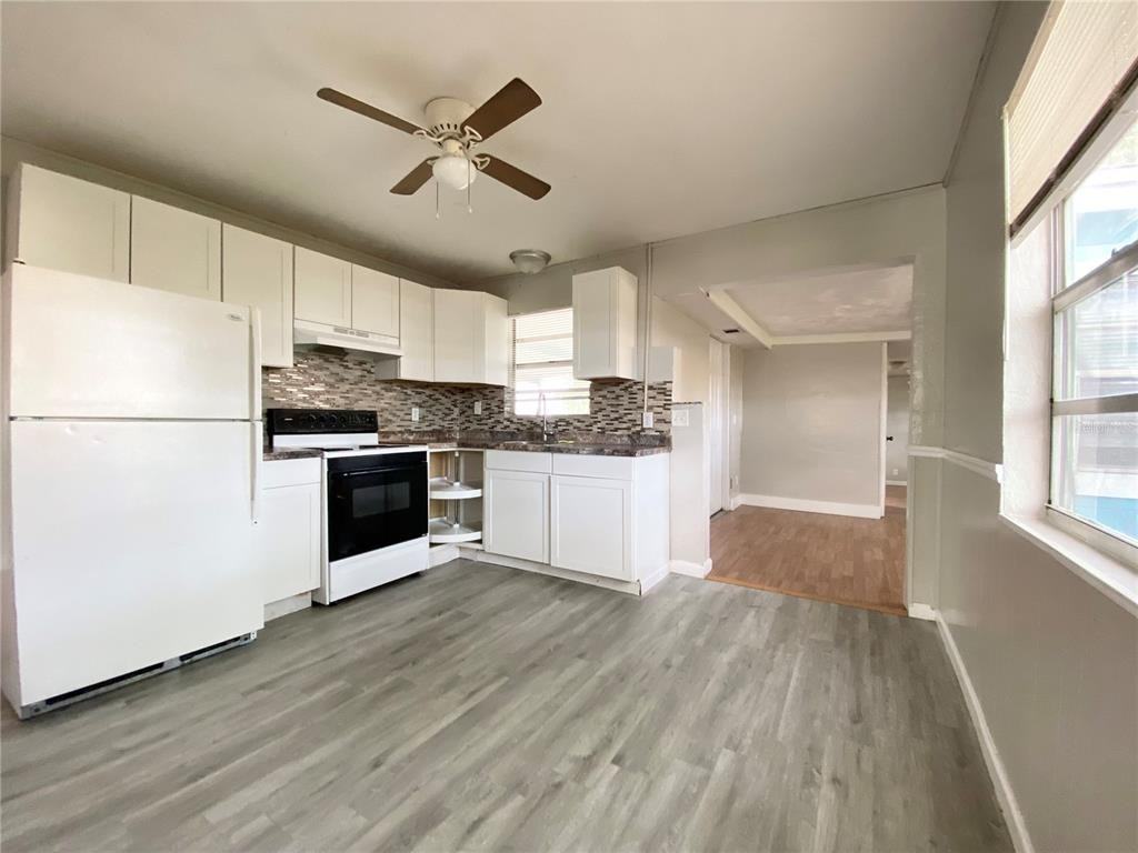 3109 54th Ave N - Photo 2 of 11