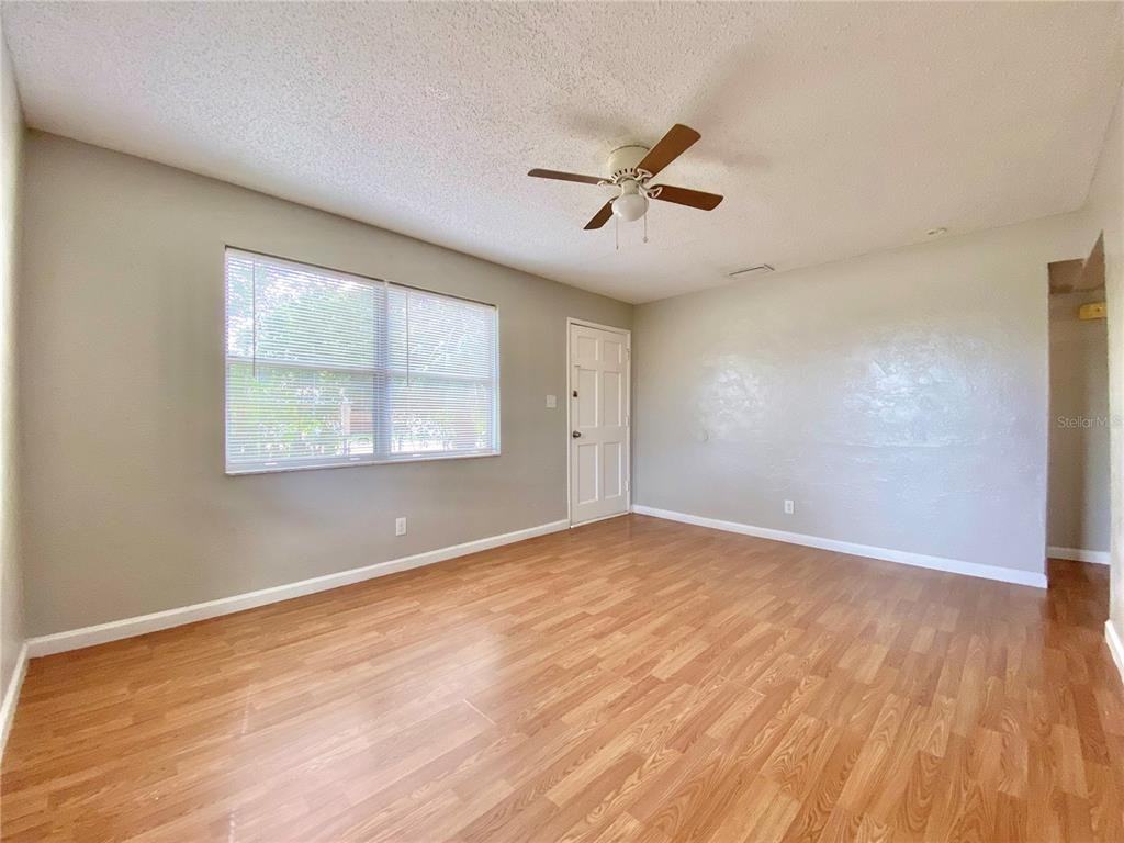 3109 54th Ave N - Photo 3 of 11