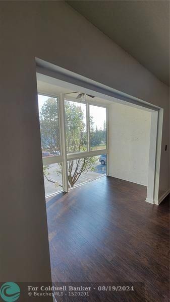 3048 E Sunrise Lakes Dr - Photo 2 of 15