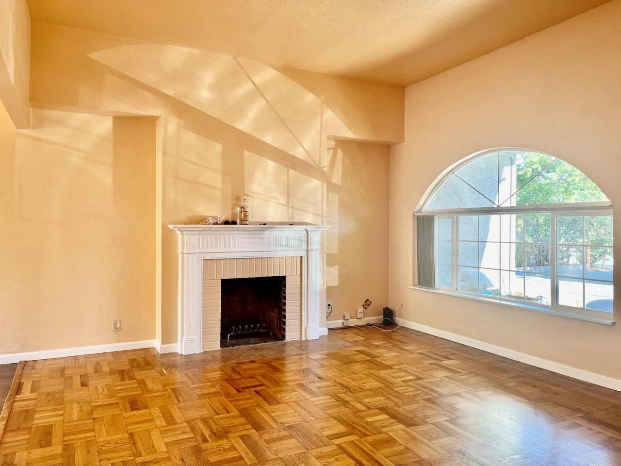 331 Terminal Ave - Photo 2 of 24