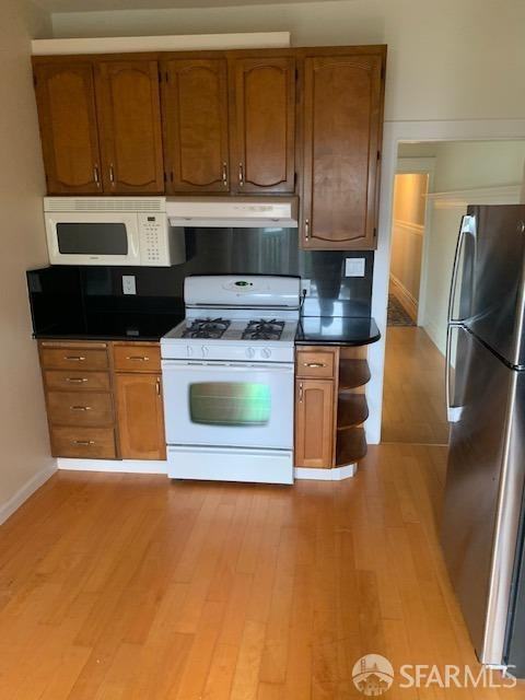 2271 Hayes St - Photo 3 of 15