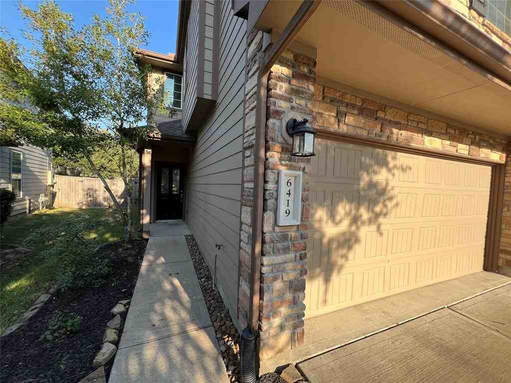 6419 Densberry Ln - Photo 2 of 26