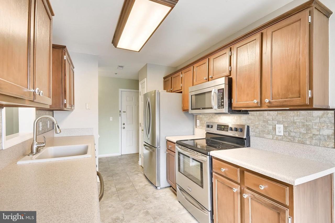 214 Teal Ct Unit G - Photo 3 of 18