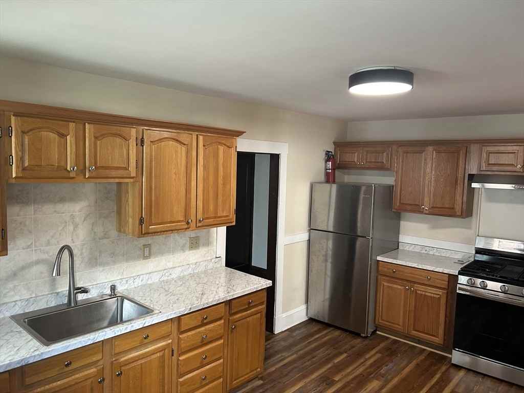 1093 Main St Unit 1 - Photo 2 of 8