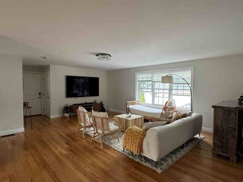 13 Harris St Unit 1 - Photo 3 of 9