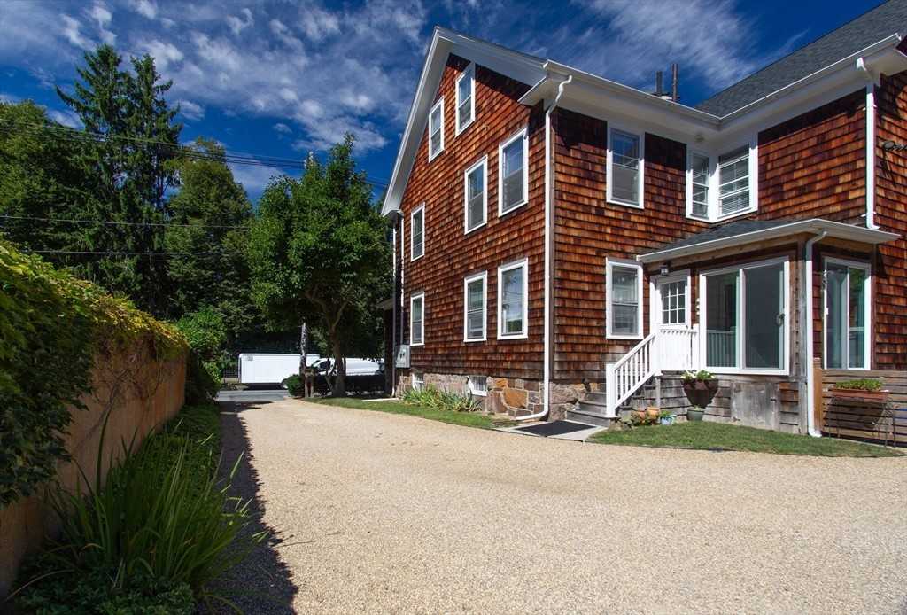 623 Hale St Apt 2 - Photo 2 of 19