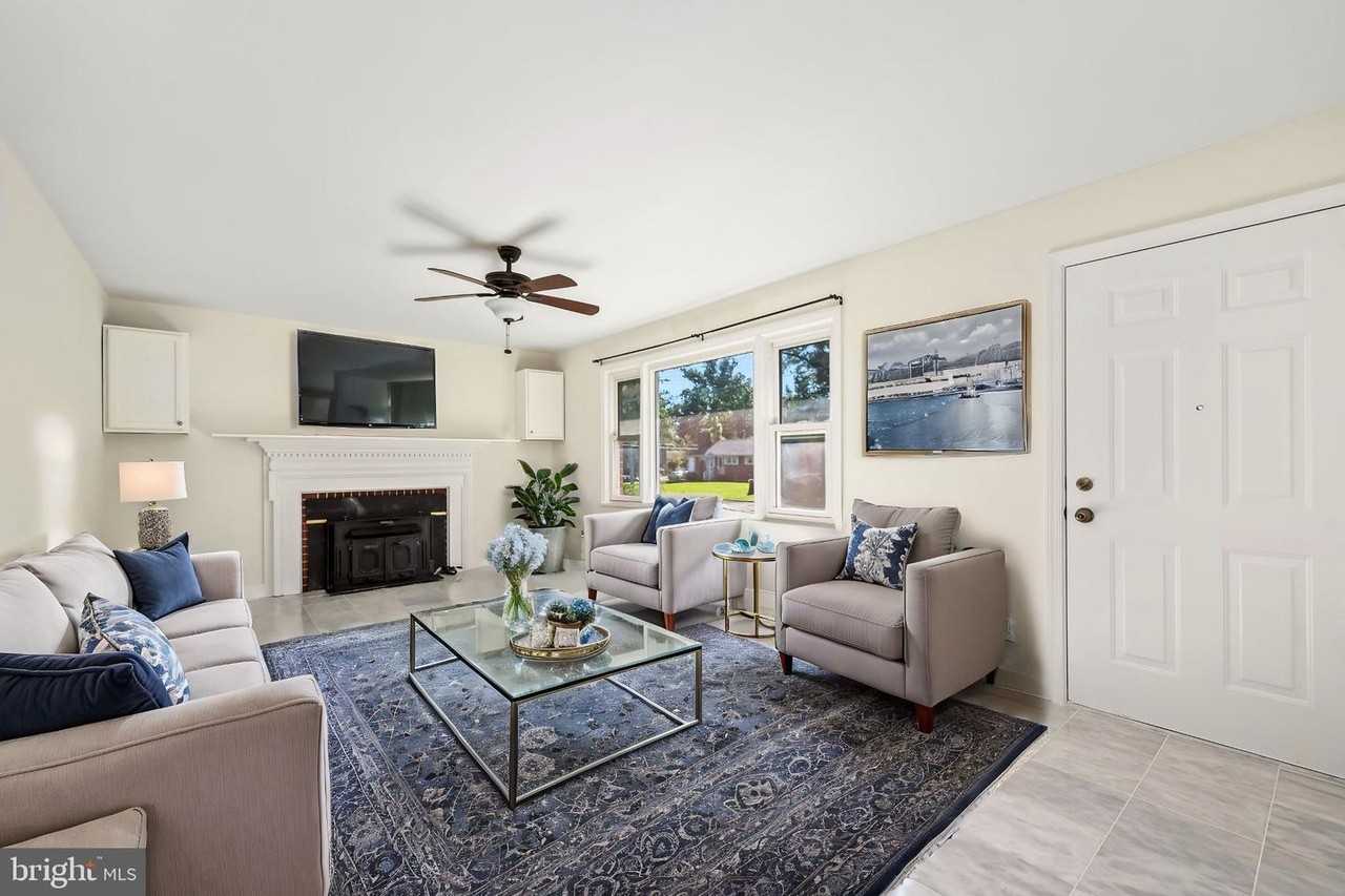 5704 Ambler St - Photo 2 of 30