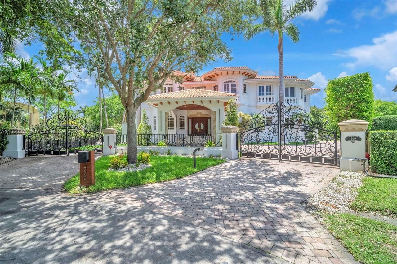 200 Costanera Rd - Photo 2 of 50