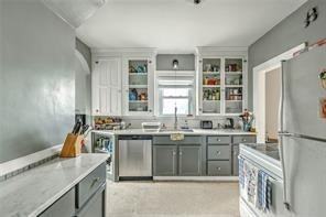 97 Butler Ave Unit 1 - Photo 2 of 14