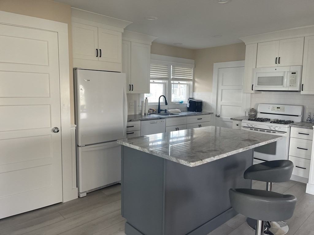 15 Puritan St - Photo 3 of 5